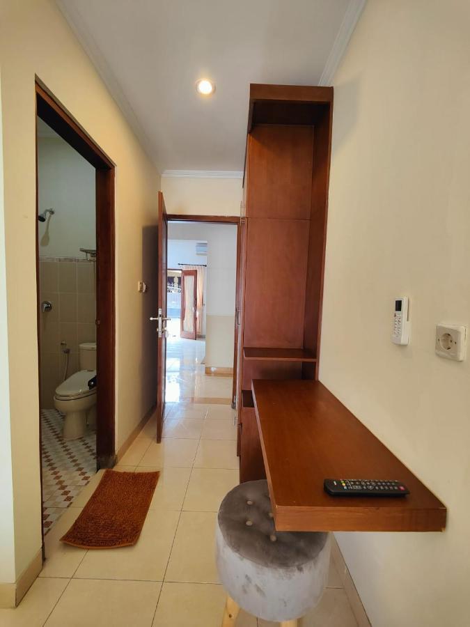 Adiputra Guesthouse 2 By Homiq Ngabean Buitenkant foto